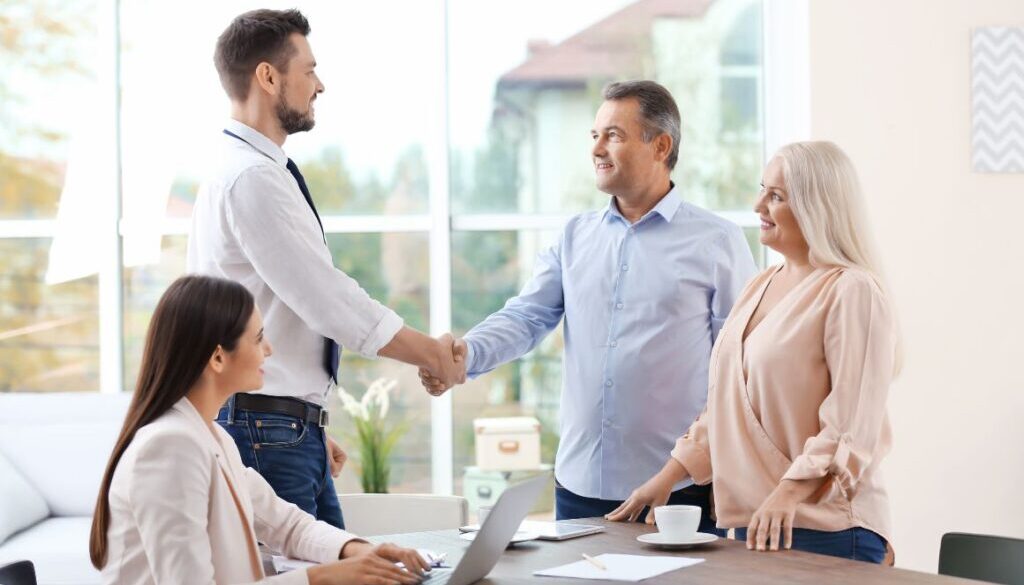 The Role of a Life Insurance Broker: A Smart Guide for Choosing the Right Policy